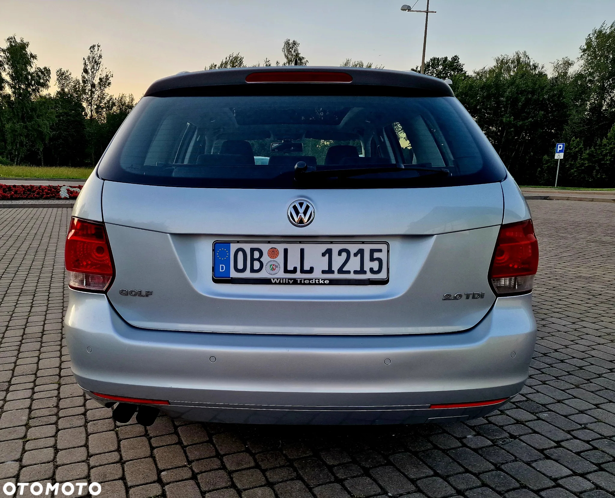 Volkswagen Golf 2.0 TDI DPF Highline - 5
