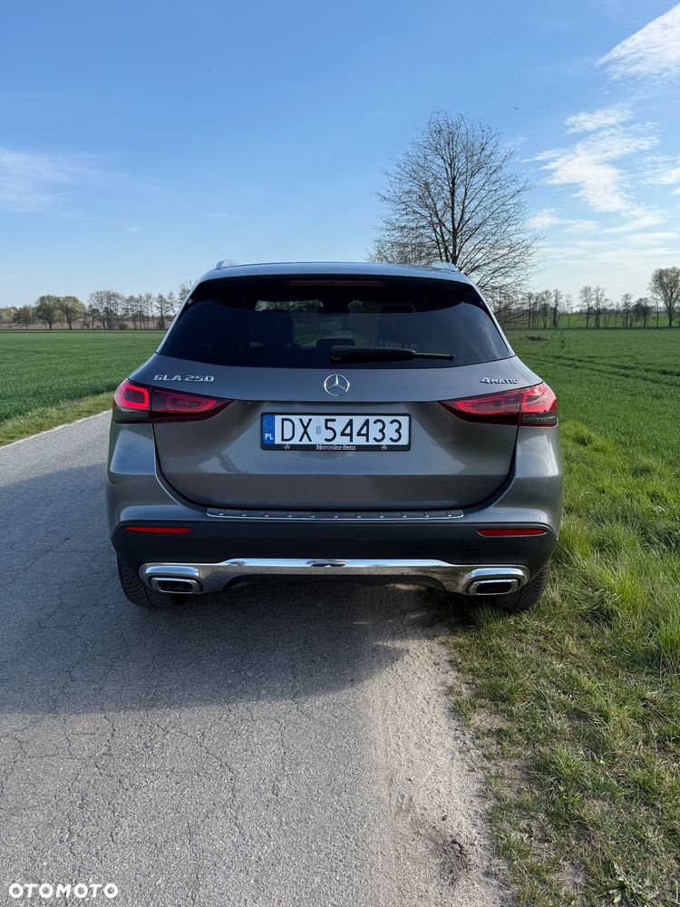 Mercedes-Benz GLA 250 4-Matic - 6