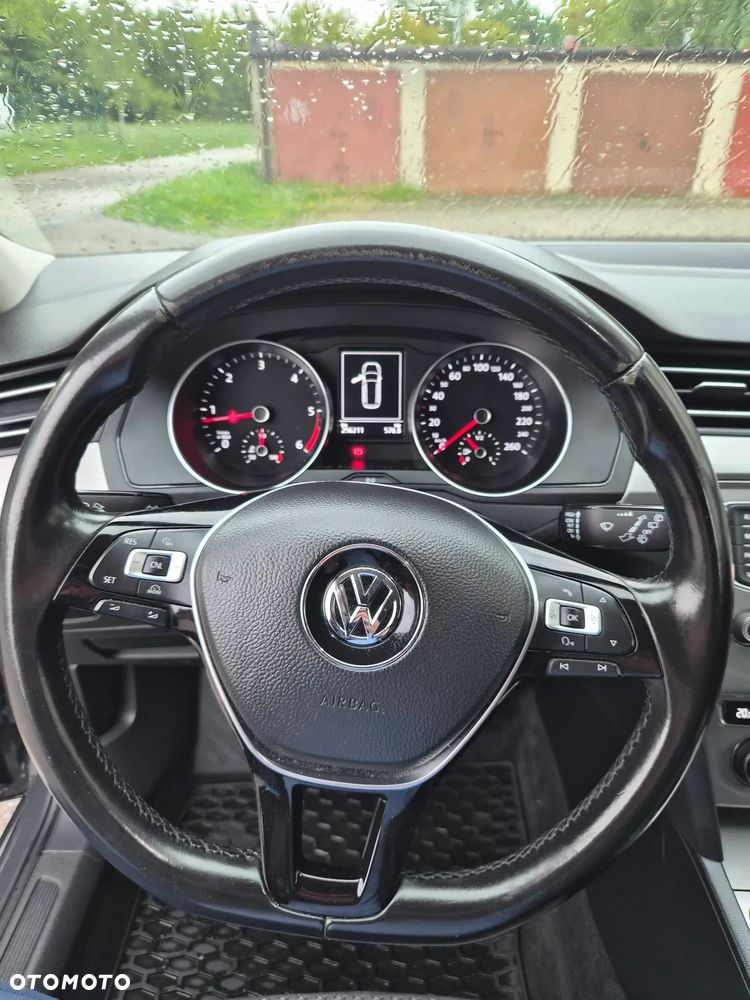 Volkswagen Passat Variant 1.6 TDI BMT Trendline - 9