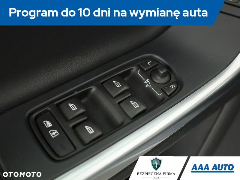 Volvo V60 Cross Country - 19