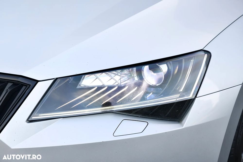Skoda Superb 2.0 TDI DSG Sportline - 36