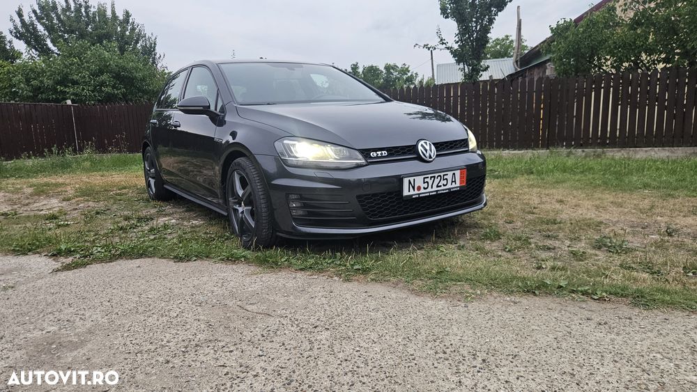 Volkswagen Golf 2.0 TDI BlueMotion Technology Lounge - 2