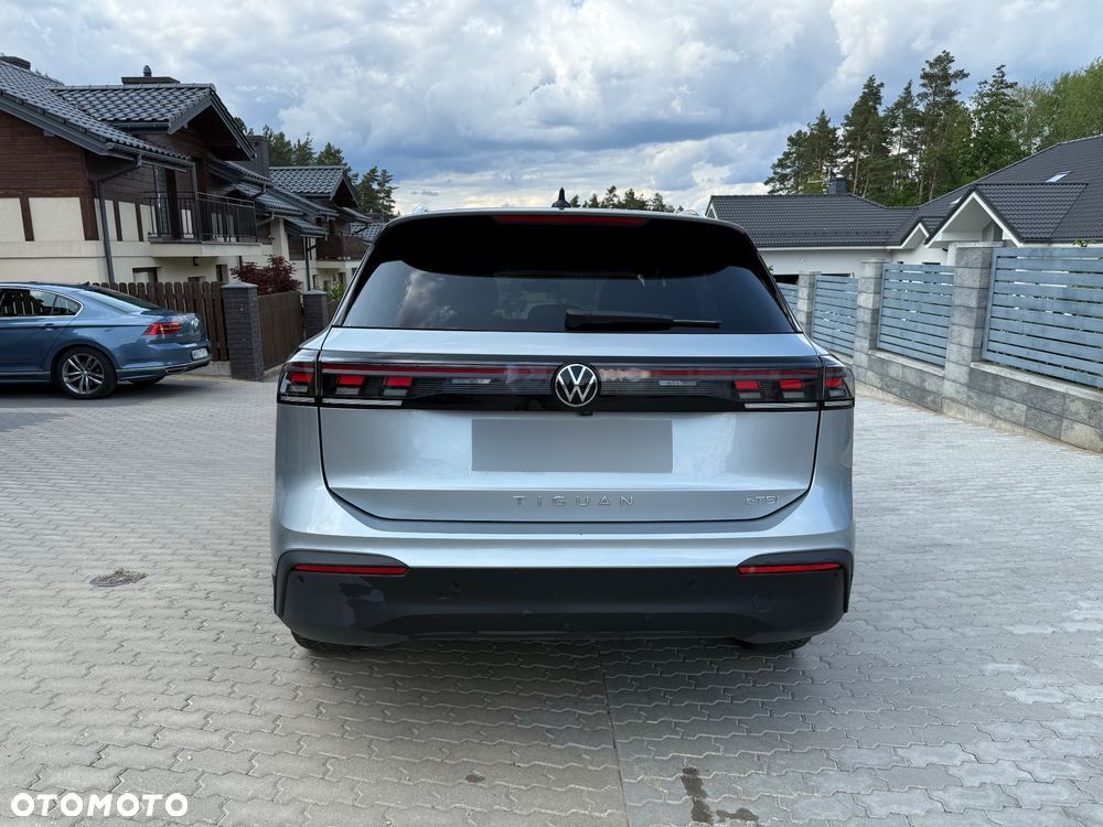 Volkswagen Tiguan - 11