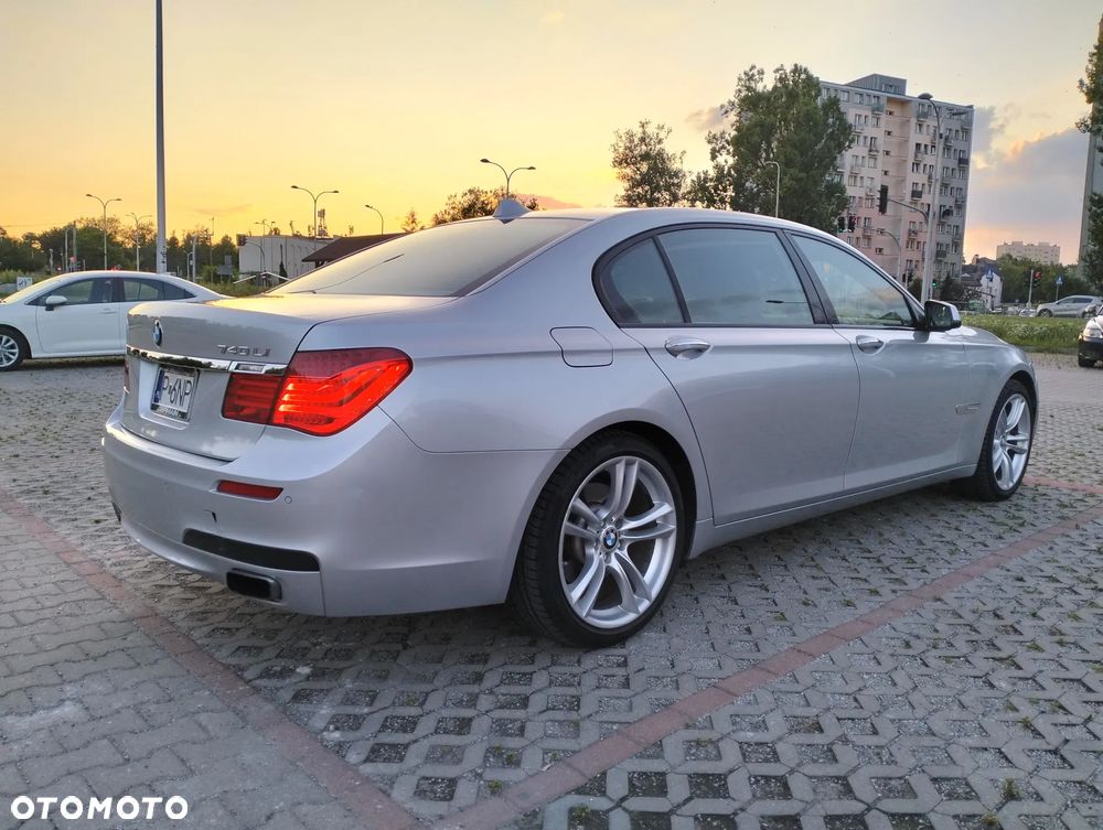 BMW Seria 7 740Li - 5