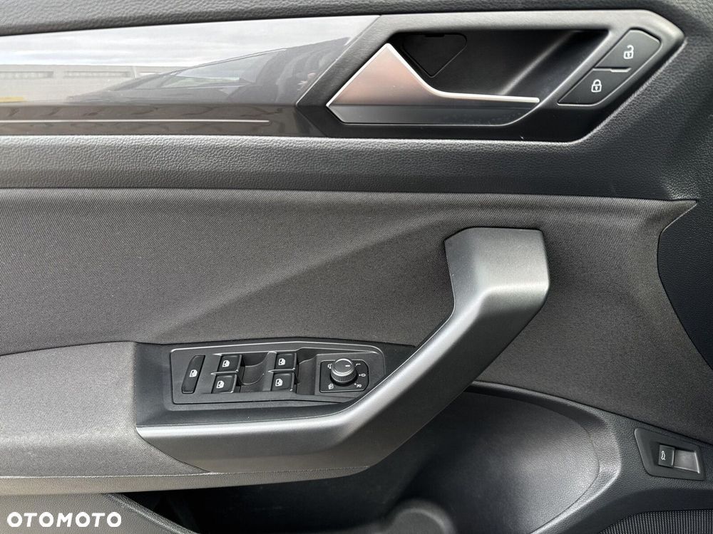 Volkswagen T-Roc - 17