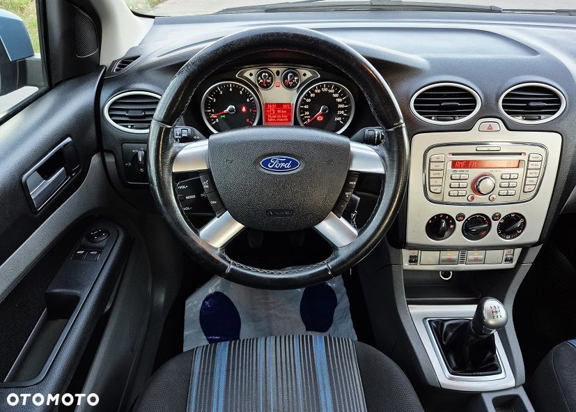 Ford Focus 1.8 Titanium - 11