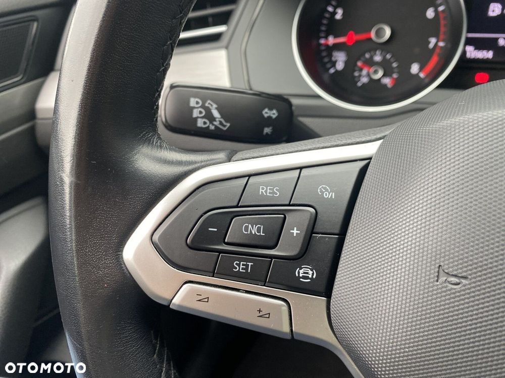 Volkswagen Passat - 19