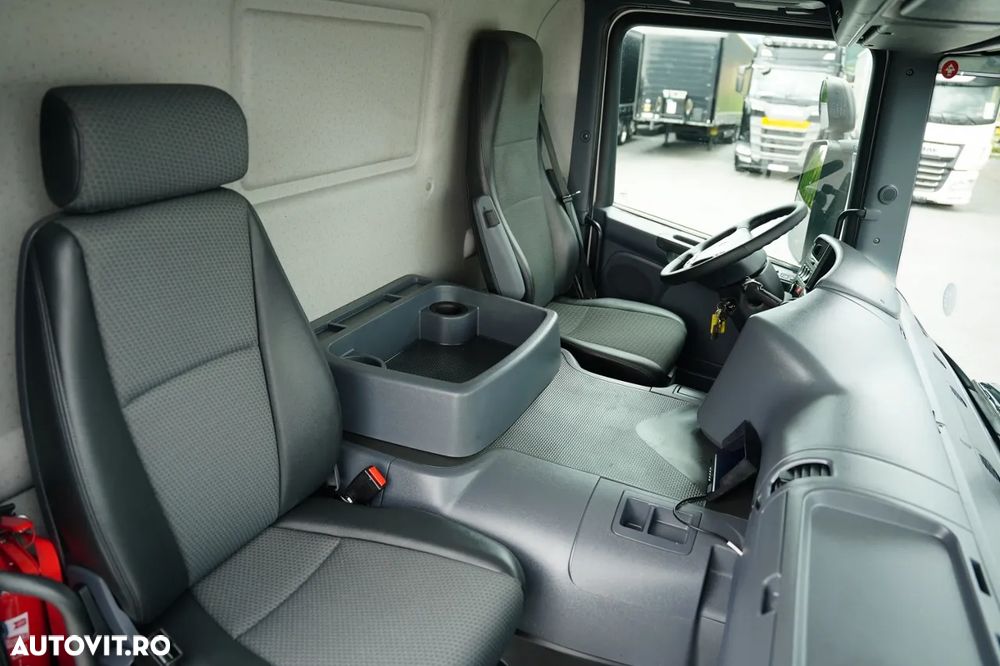 Scania P 320 / SOLO / CORTINĂ - 8.5 M / 4X2 / DHOLLANDIA LIFT / PODEA REZISTENTĂ / EURO 6 - 37