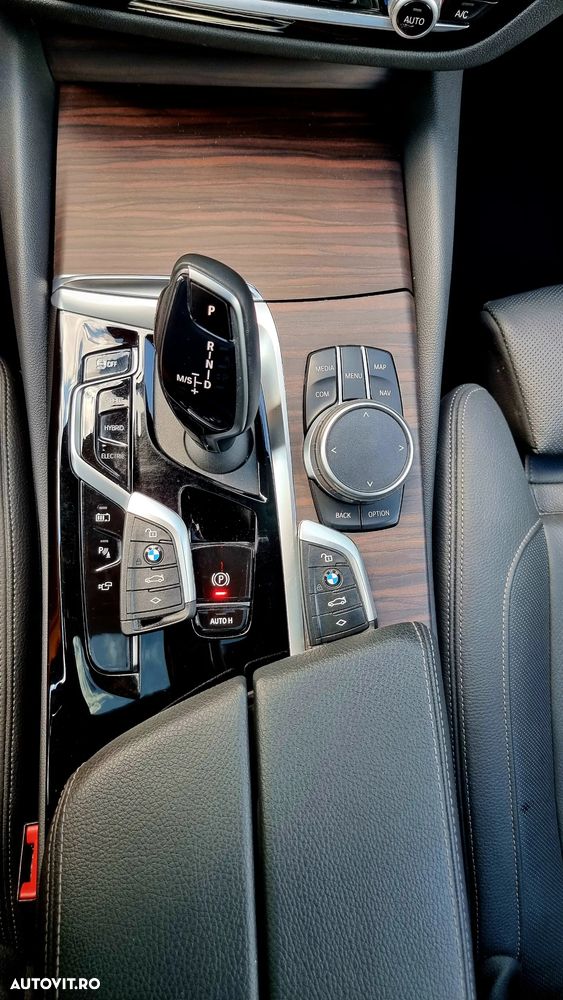 BMW Seria 5 530e Aut. Luxury Line - 24