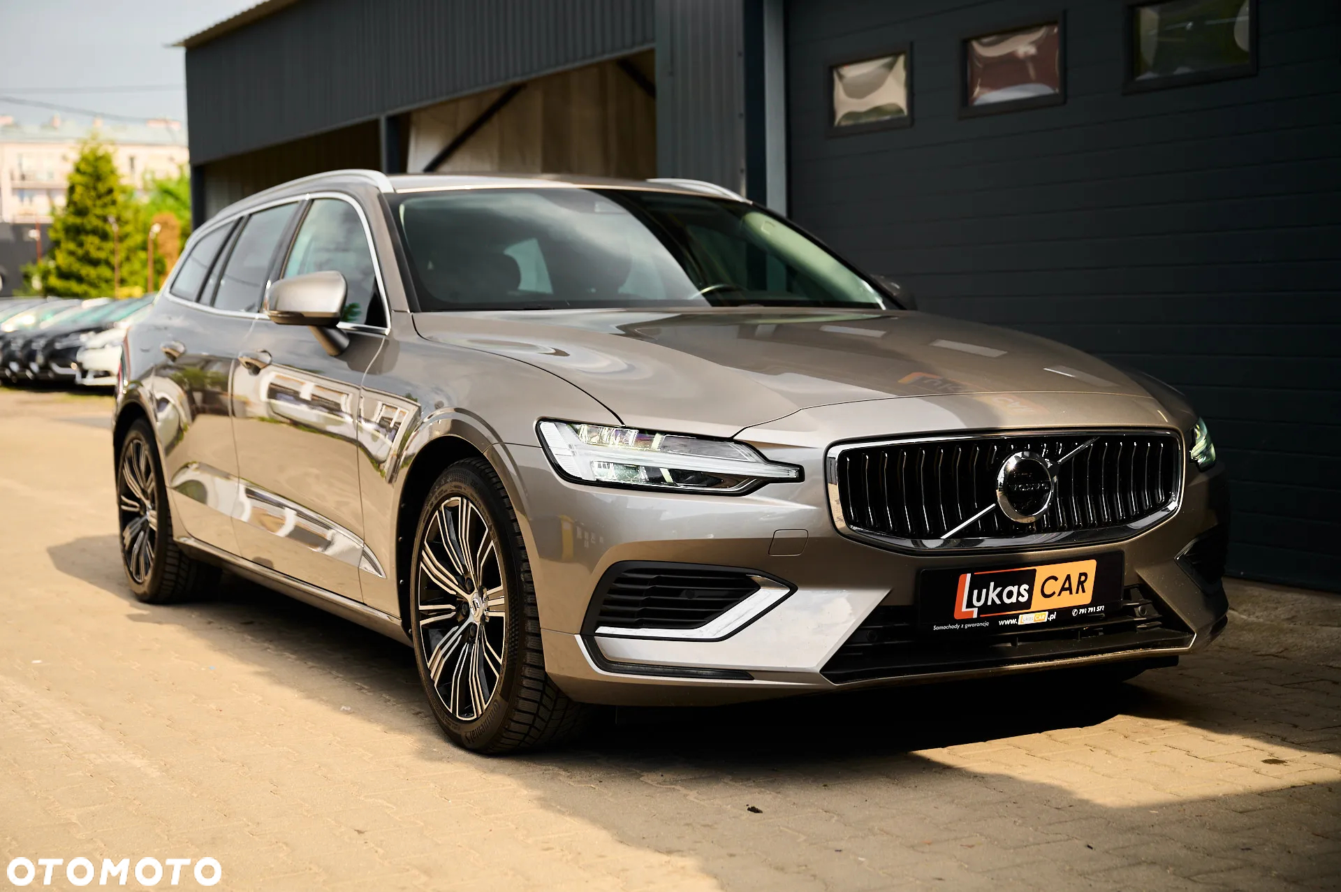 Volvo V60 T6 AWD Plug-In Hybrid Inscription Expression - 31