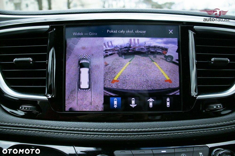 Chrysler Pacifica - 28