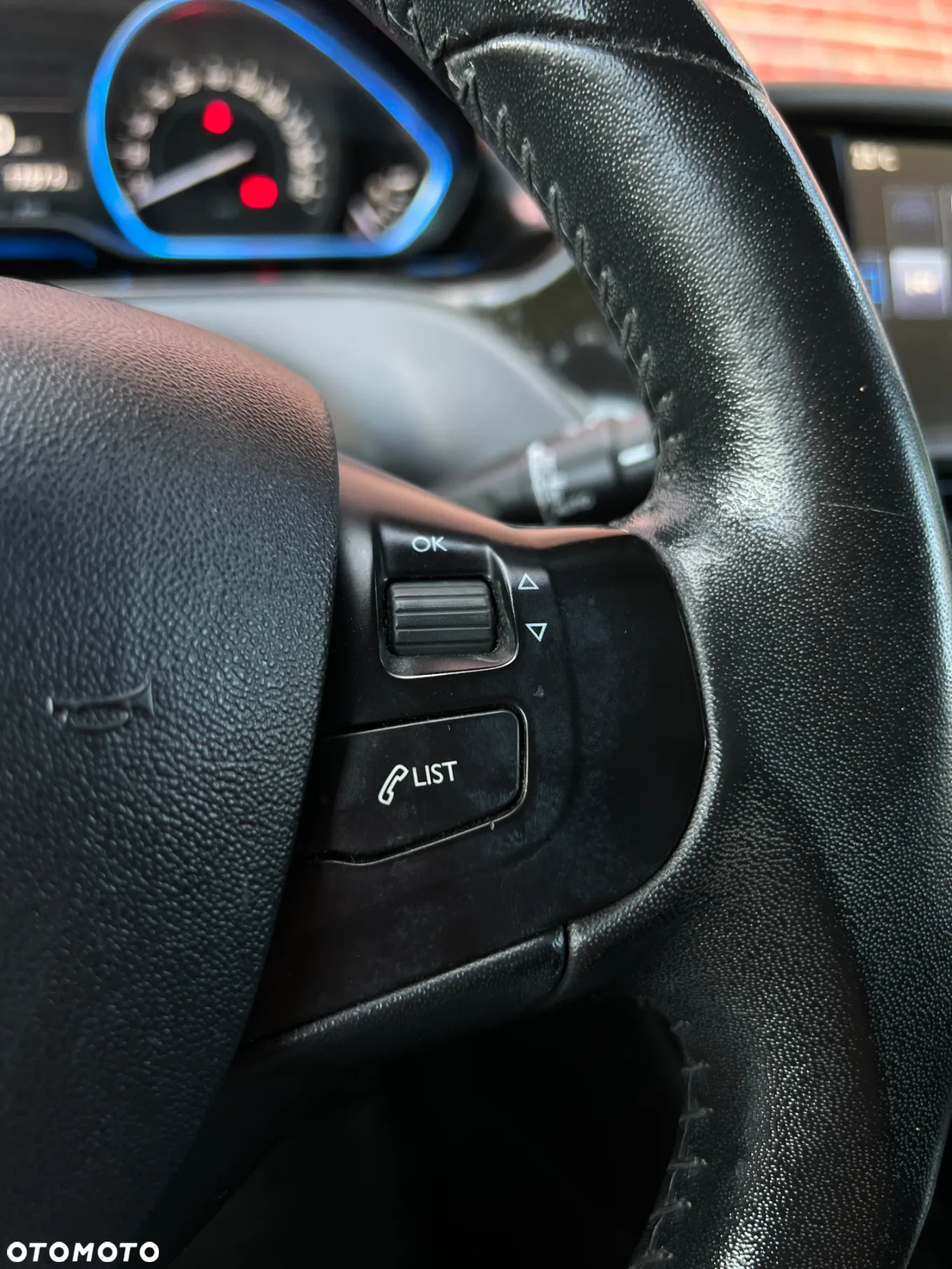 Peugeot 208 1.6 THP Allure - 21