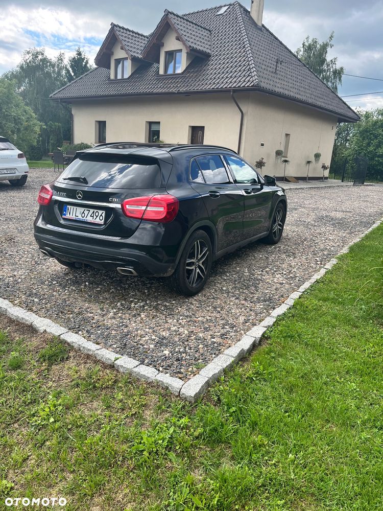 Mercedes-Benz GLA 200 d 7G-DCT - 9