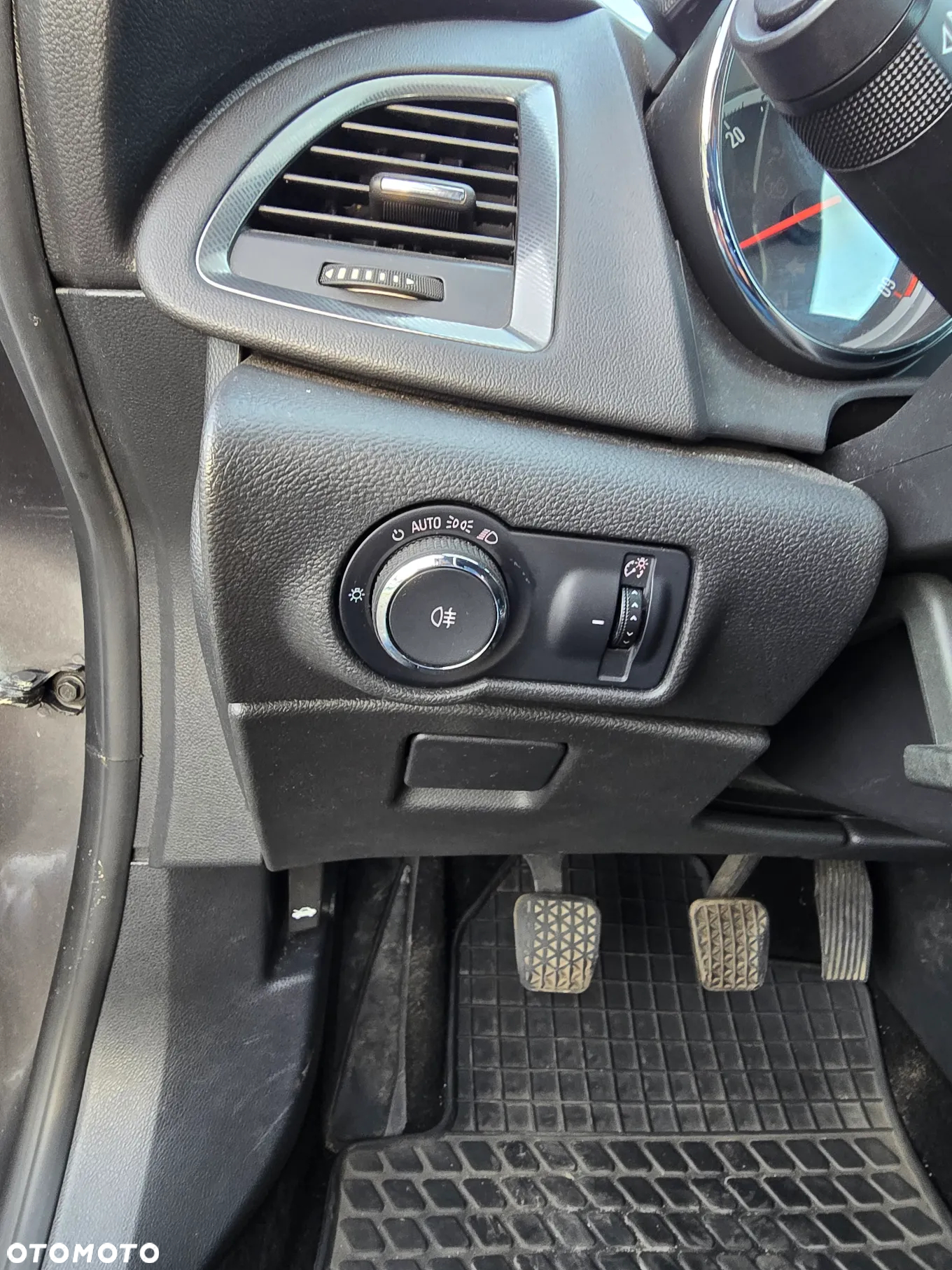 Opel Astra IV 1.7 CDTI Cosmo - 12