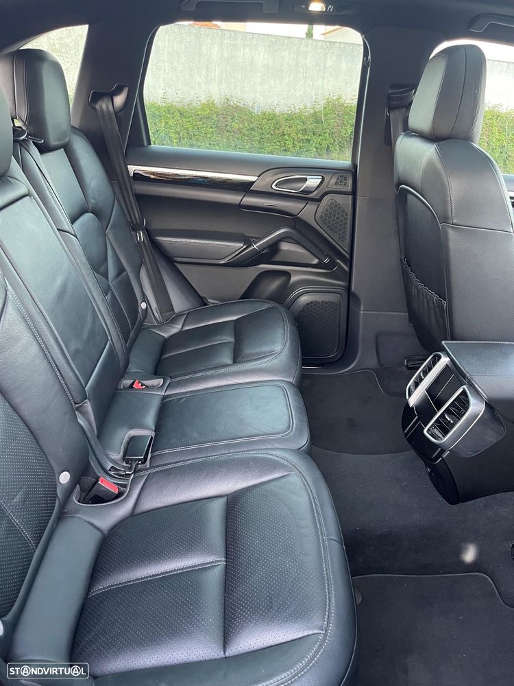 Porsche Cayenne S E-Hybrid - 30