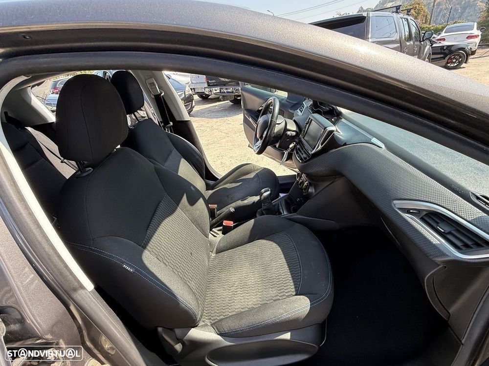 Peugeot 208 1.2 PureTech Style - 6