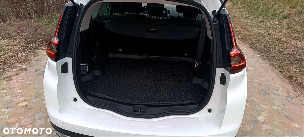 Renault Grand Scenic - 10