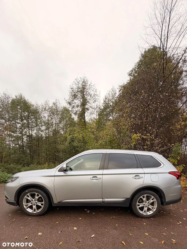 Mitsubishi Outlander - 4