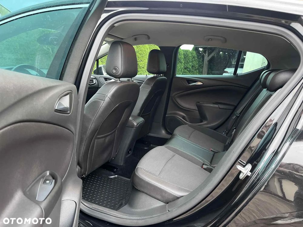 Opel Astra 1.4 Turbo Business - 19