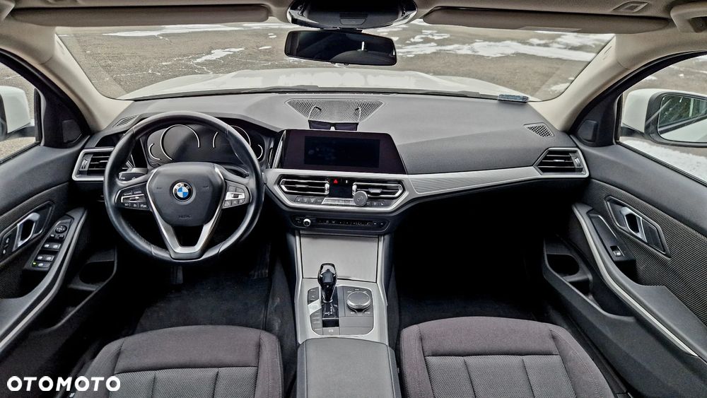 BMW Seria 3 318i Advantage - 8