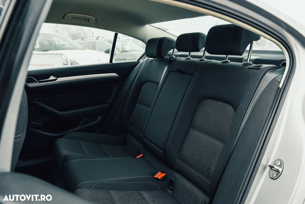 Volkswagen Passat 2.0 TDI DSG Comfortline - 17