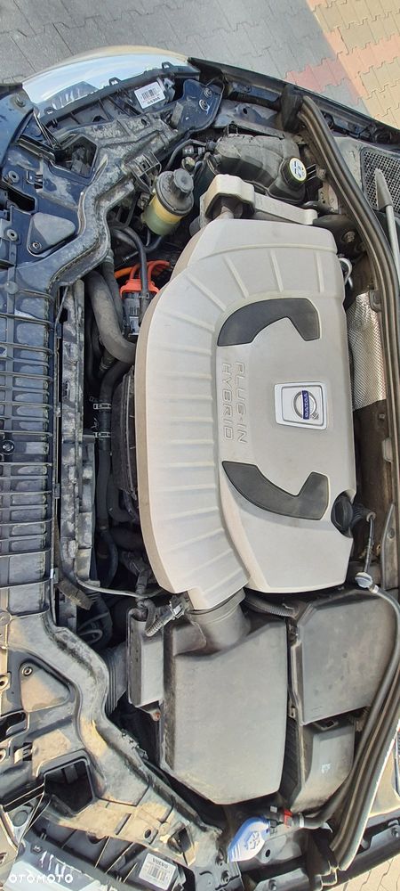 Volvo V60 D6 AWD Plug-in Hybrid R-Design Summum - 17