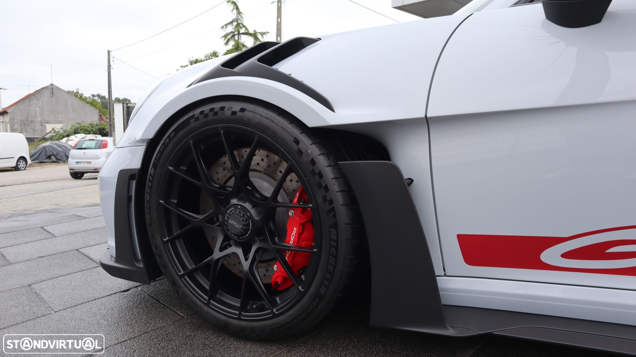 Porsche 911 (992) GT3 RS - 12
