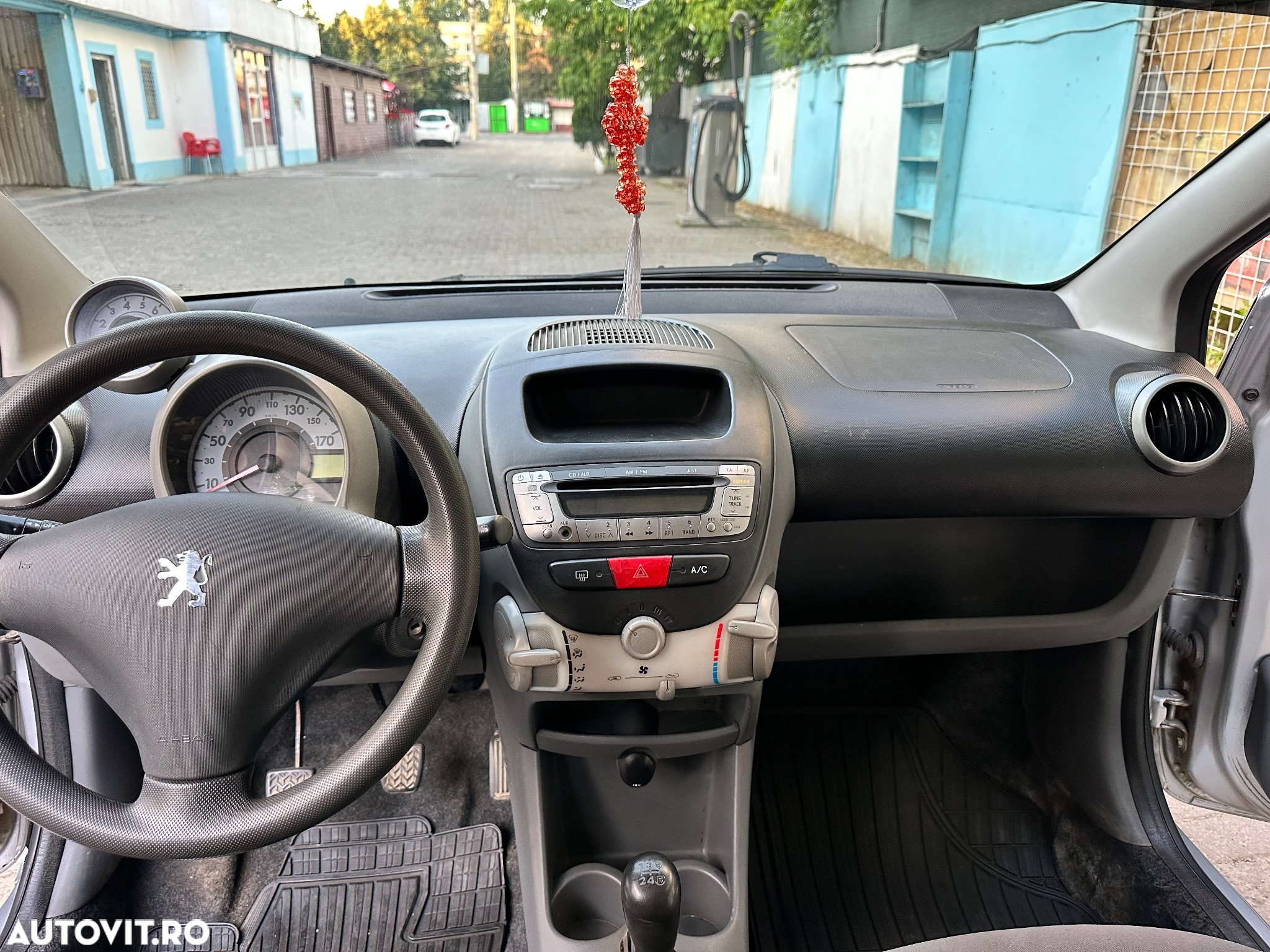 Peugeot 107 Two 1.0 E - 6