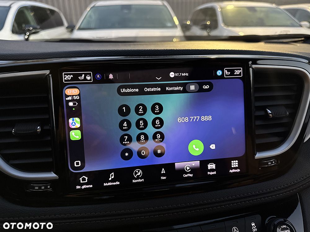 Chrysler Pacifica - 36