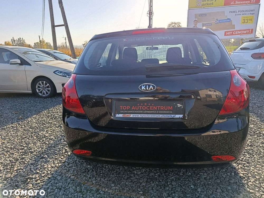 Kia Ceed - 4