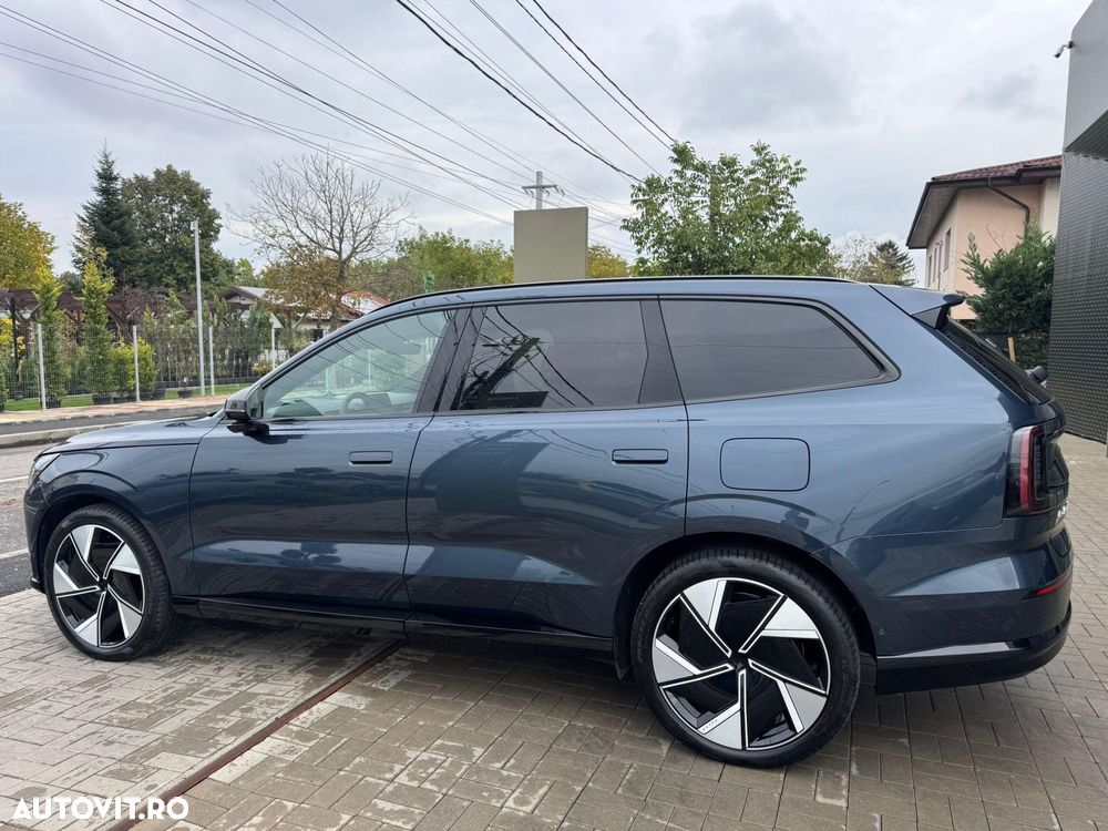 Volvo EX90 - 10