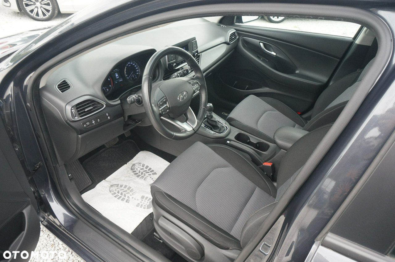 Hyundai i30 1.6 D Classic + DCT - 19