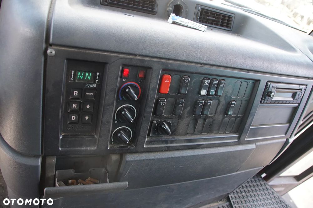 Auto na części - Mercedes Econic 225 tyś km OM926LA OM 926 LA 326 KM A9572704301 ALLISON TIDA 3200 2007R silnik skrzynia drzwi maska lampa rozrusznik most stacyjka licznik moduł sterownik komputer - 15