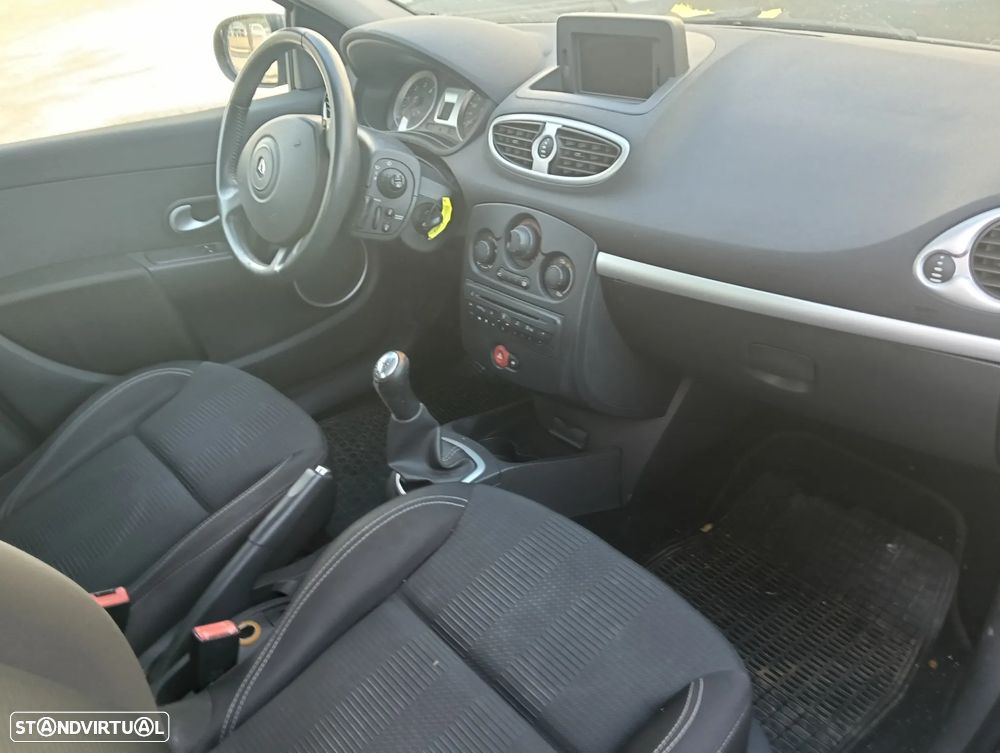 Renault Clio 1.5 dCi Privilège - 14