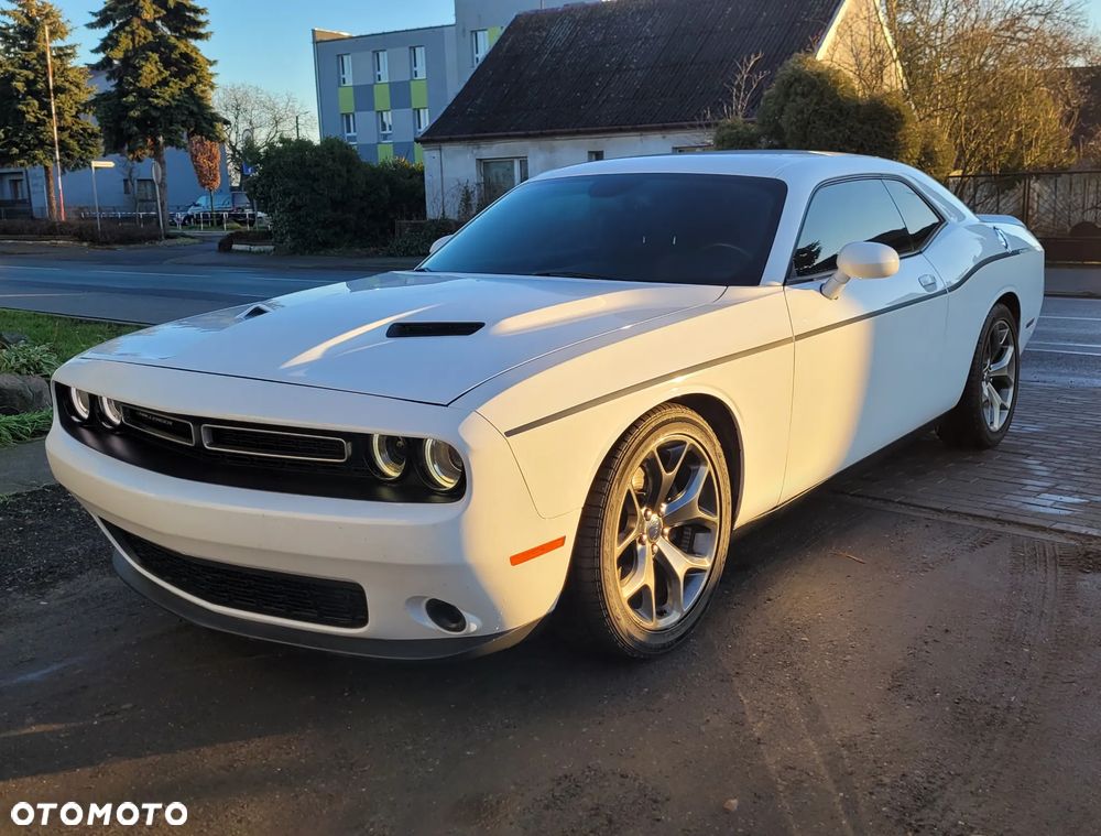 Dodge Challenger - 2