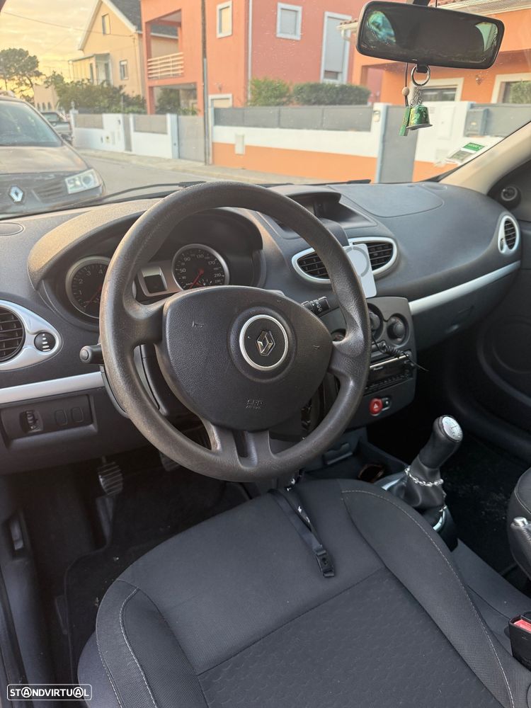 Renault Clio 1.2 16V GT - 19