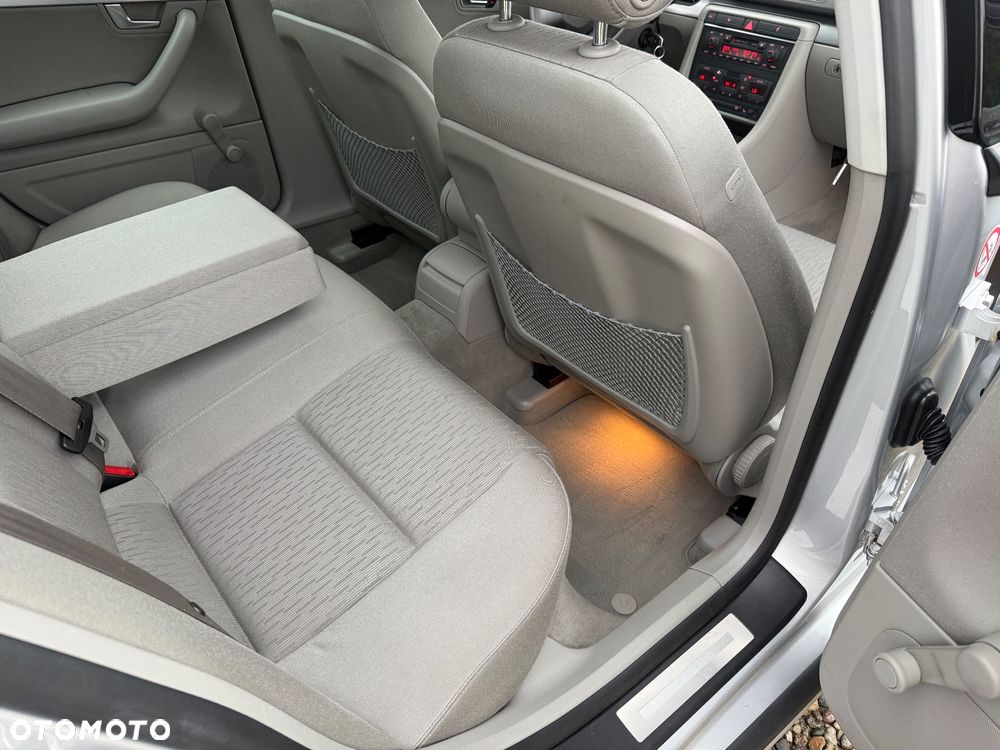 Audi A4 Limousine 1.8 T quattro - 9