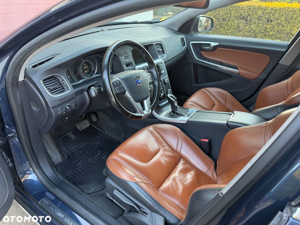 Volvo V60 D4 Geartronic Momentum - 10