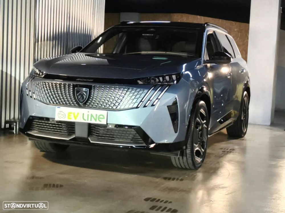 Peugeot E-5008 - 5