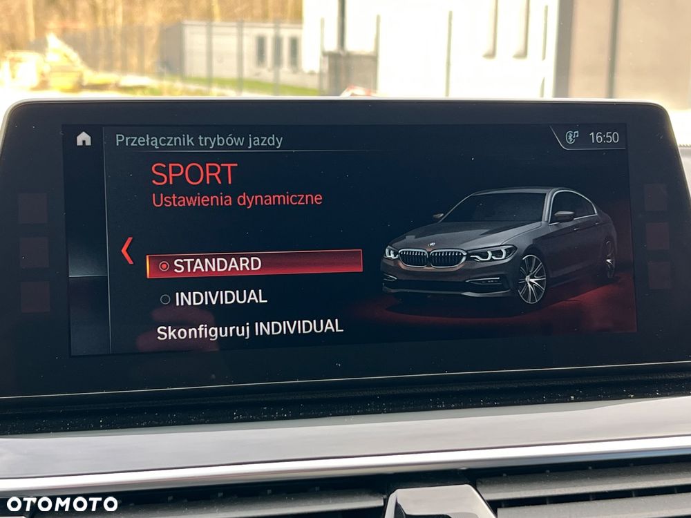 BMW Seria 5 520d xDrive Luxury Line sport - 39