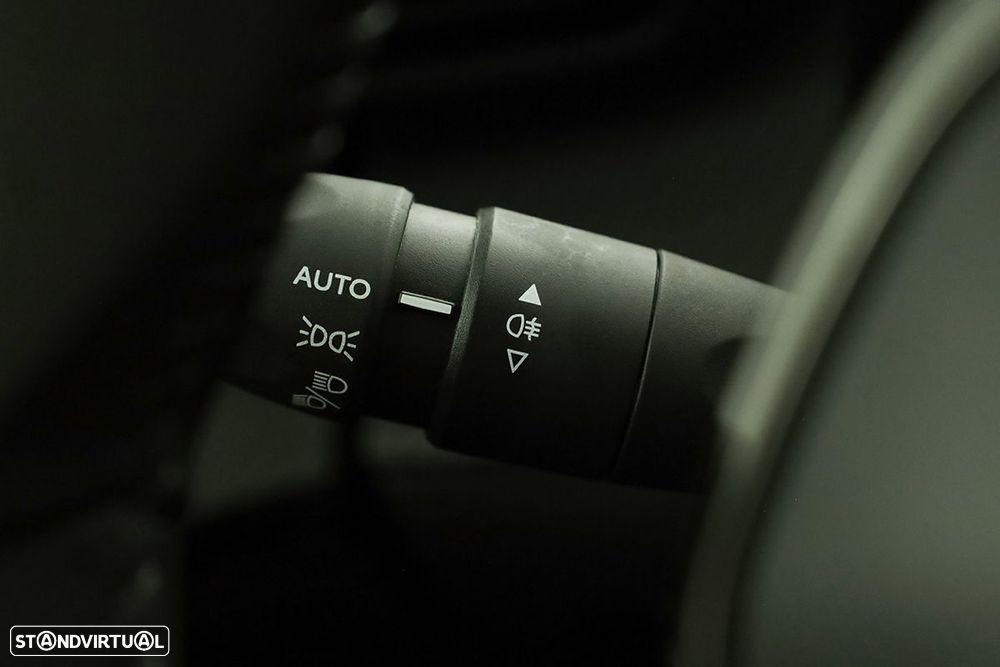 Peugeot 2008 1.2 PureTech Allure - 18