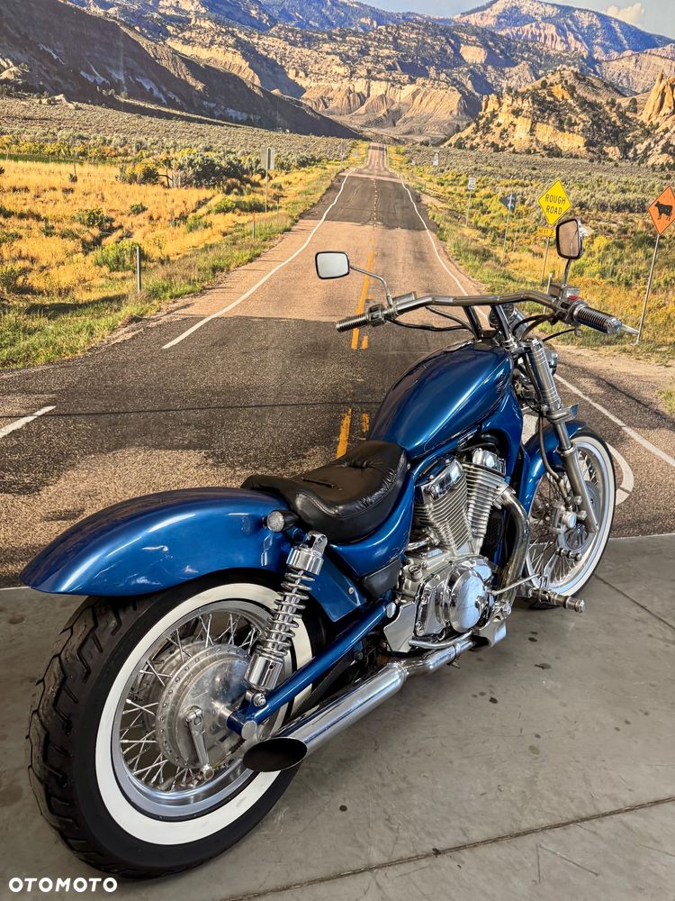 Suzuki Intruder - 5
