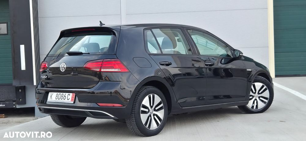 Volkswagen e-Golf - 32