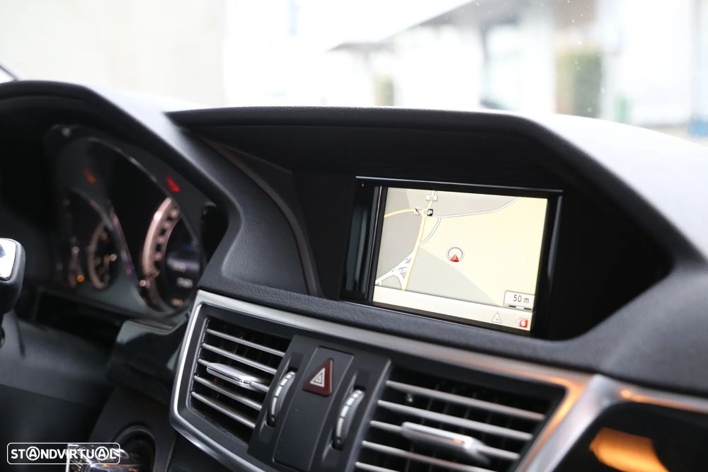 Mercedes-Benz E 300 Bluetec Hybrid Avantgarde - 12