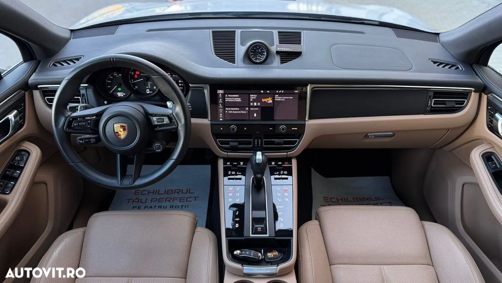Porsche Macan T - 30