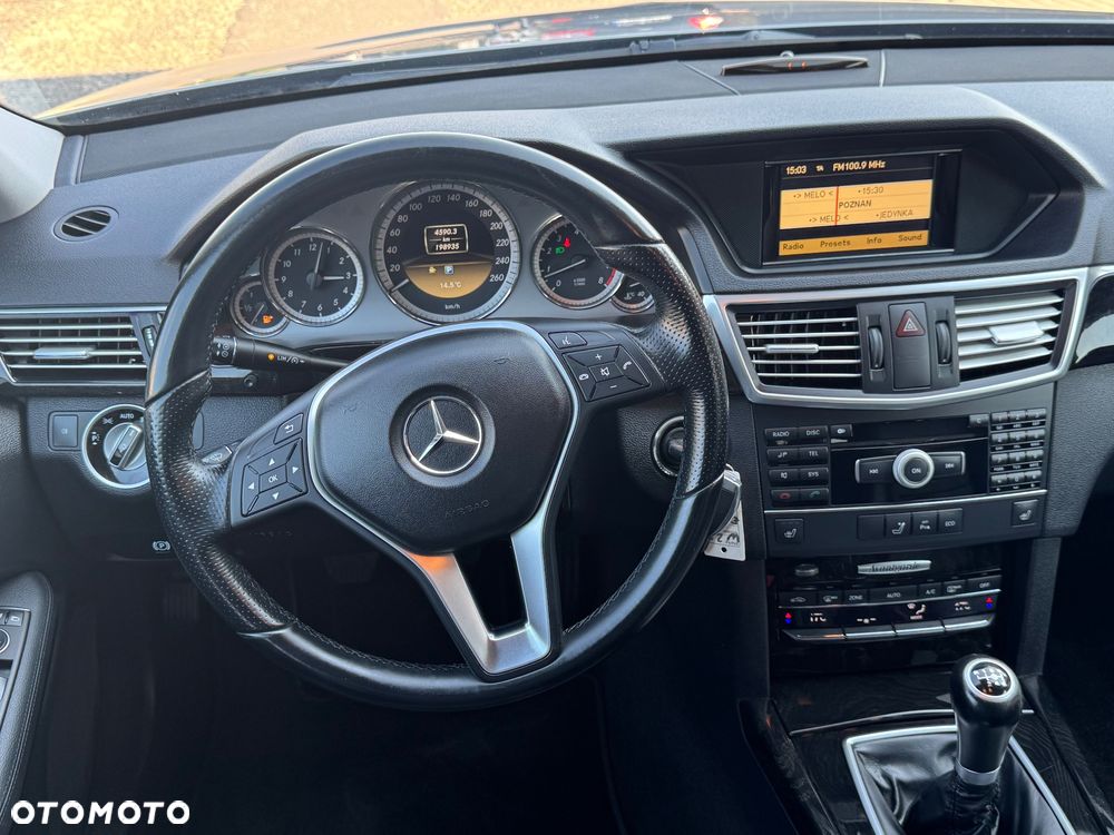 Mercedes-Benz Klasa E 200 CGI BlueEffICIENCY Avantgarde - 24