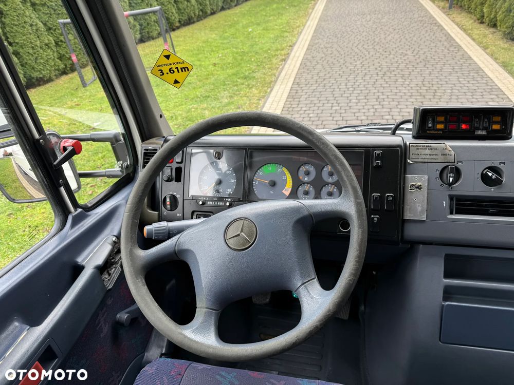 Mercedes-Benz VARIO 815D 17 M - 17