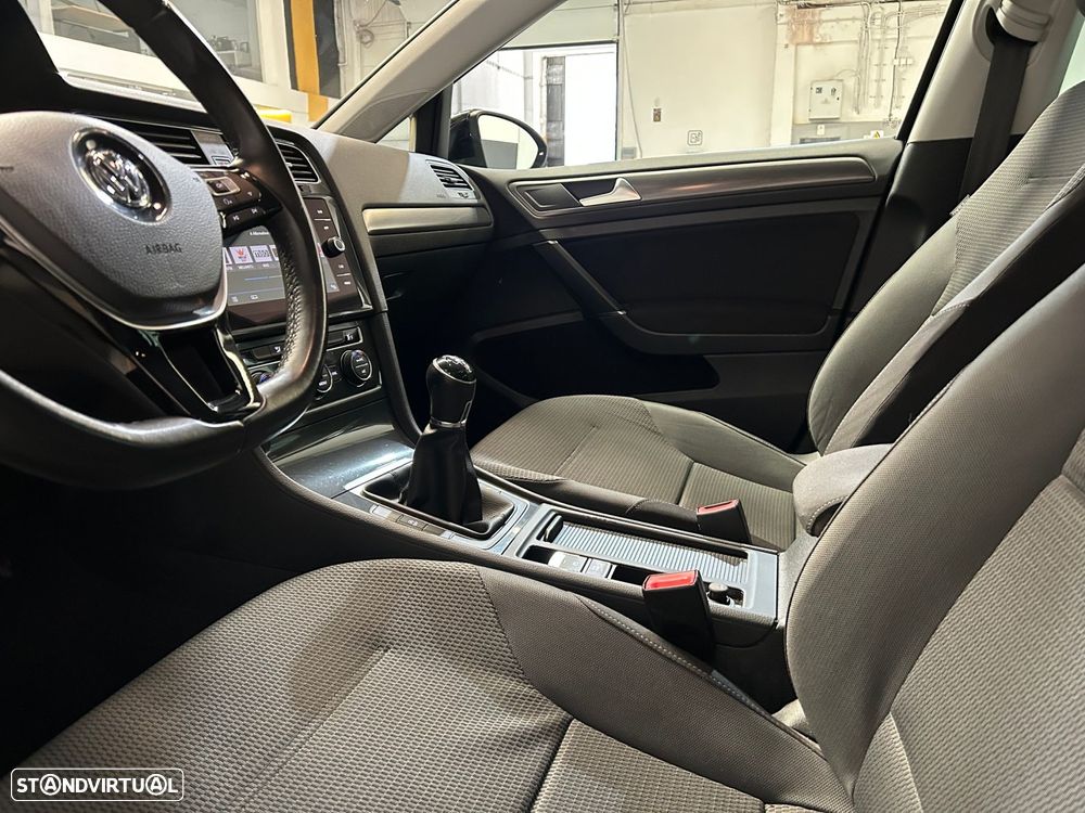 VW Golf Variant 1.6 TDi Confortline - 42