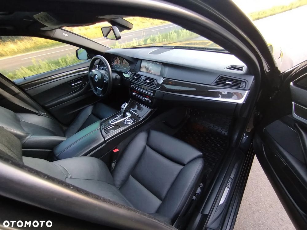 BMW Seria 5 528i - 11