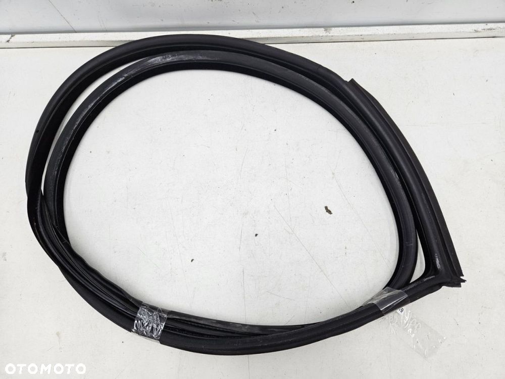 Uszczelka BMW E92 Coupe 04-12r. wewnętrzna guma prawych przednich drzwi pasażera prawy przód - 1